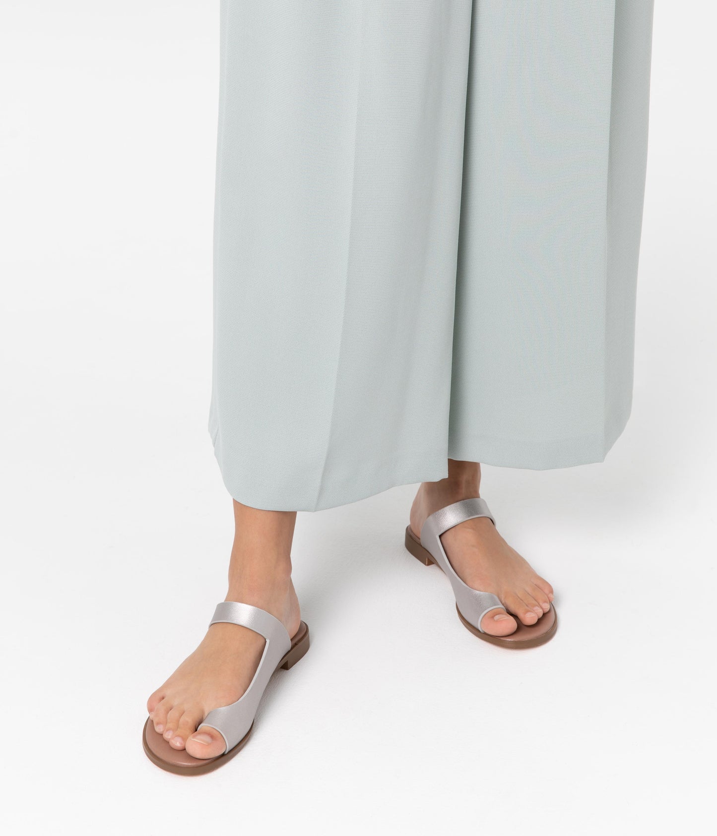 HIROE Vegan Slip On Sandals