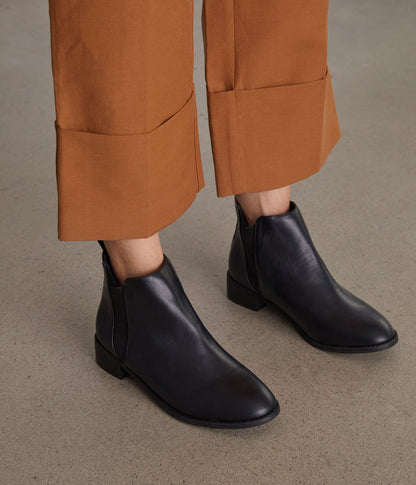 JOLIETTE Women's Vegan Flat Boots