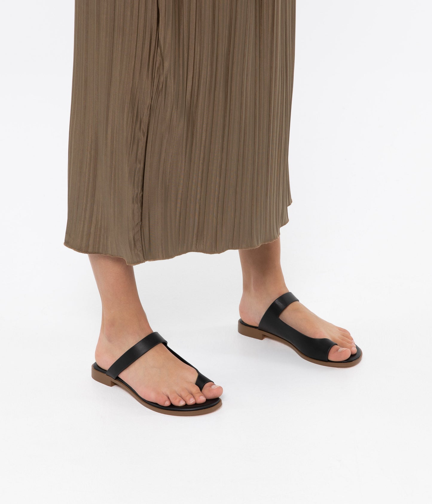 HIROE Vegan Slip On Sandals
