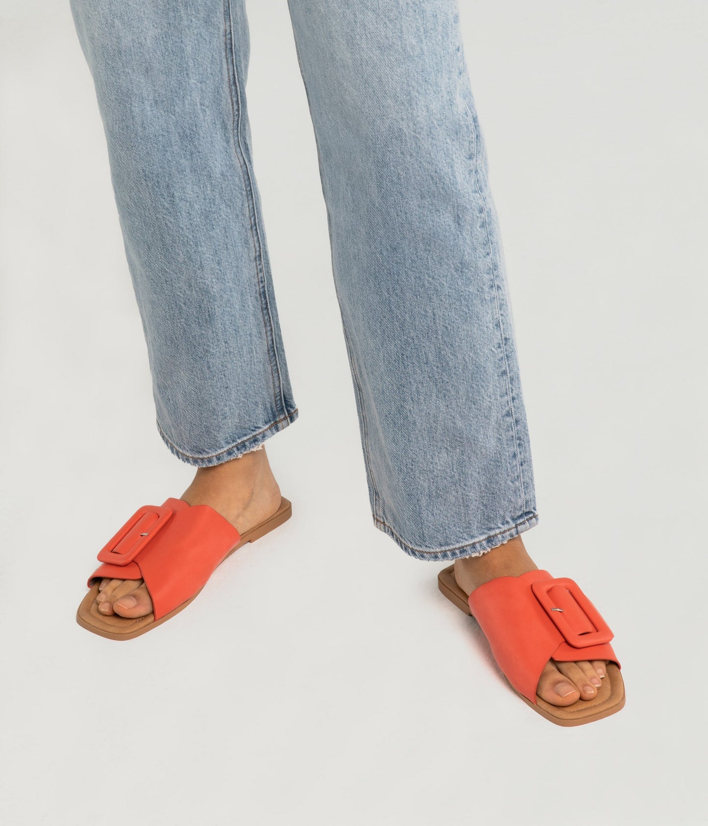 CYNDIE Women's Vegan Flat Sandals