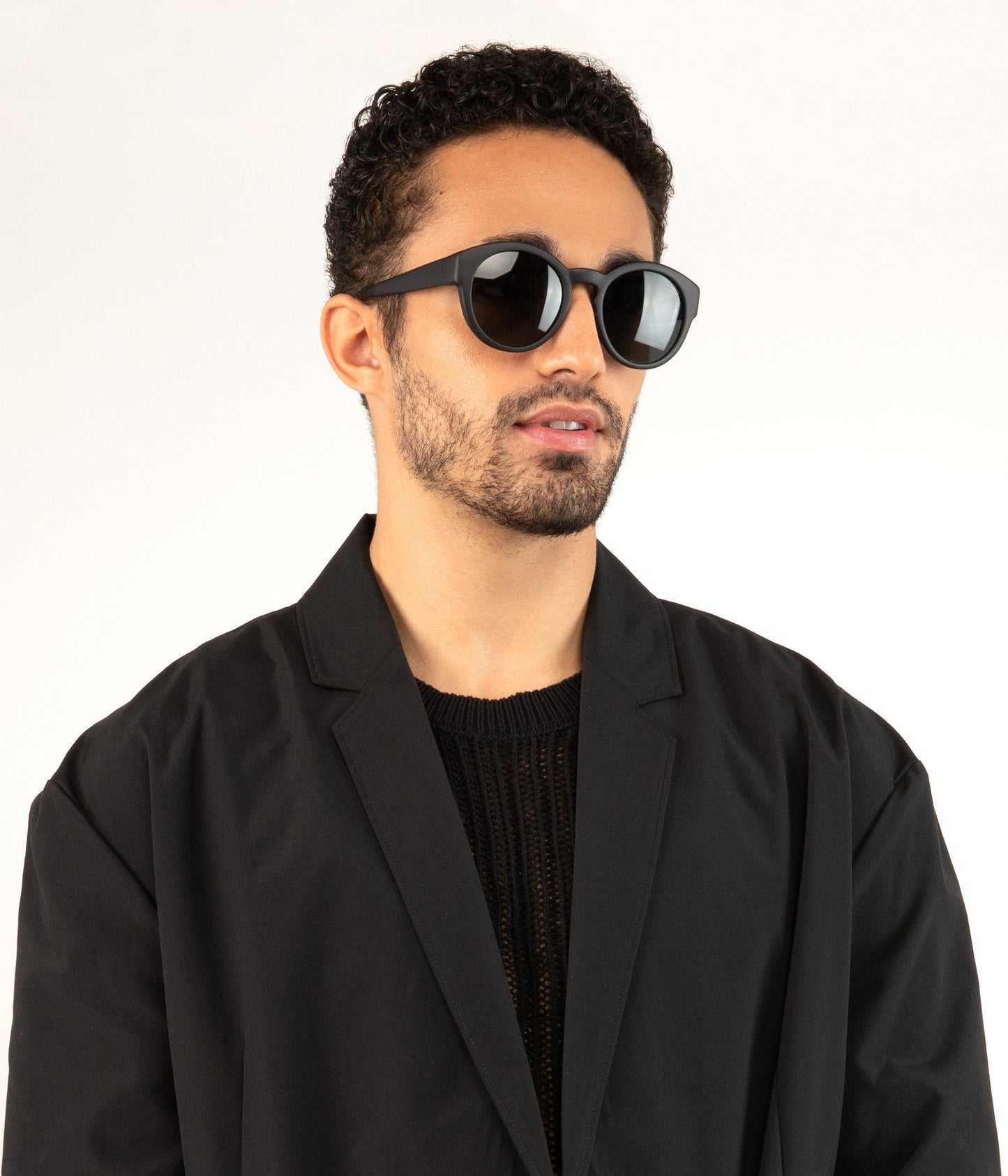 YAN Black Round Sunglasses