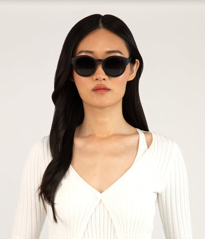 YAN Black Round Sunglasses